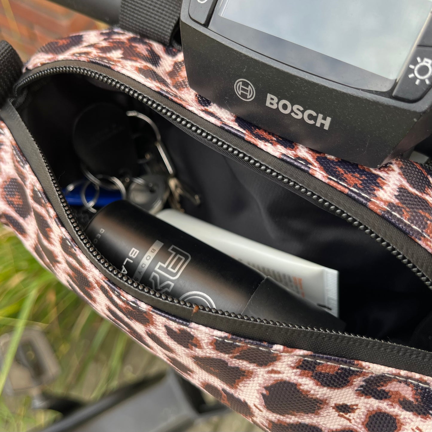 Cargo bike handlebar bag